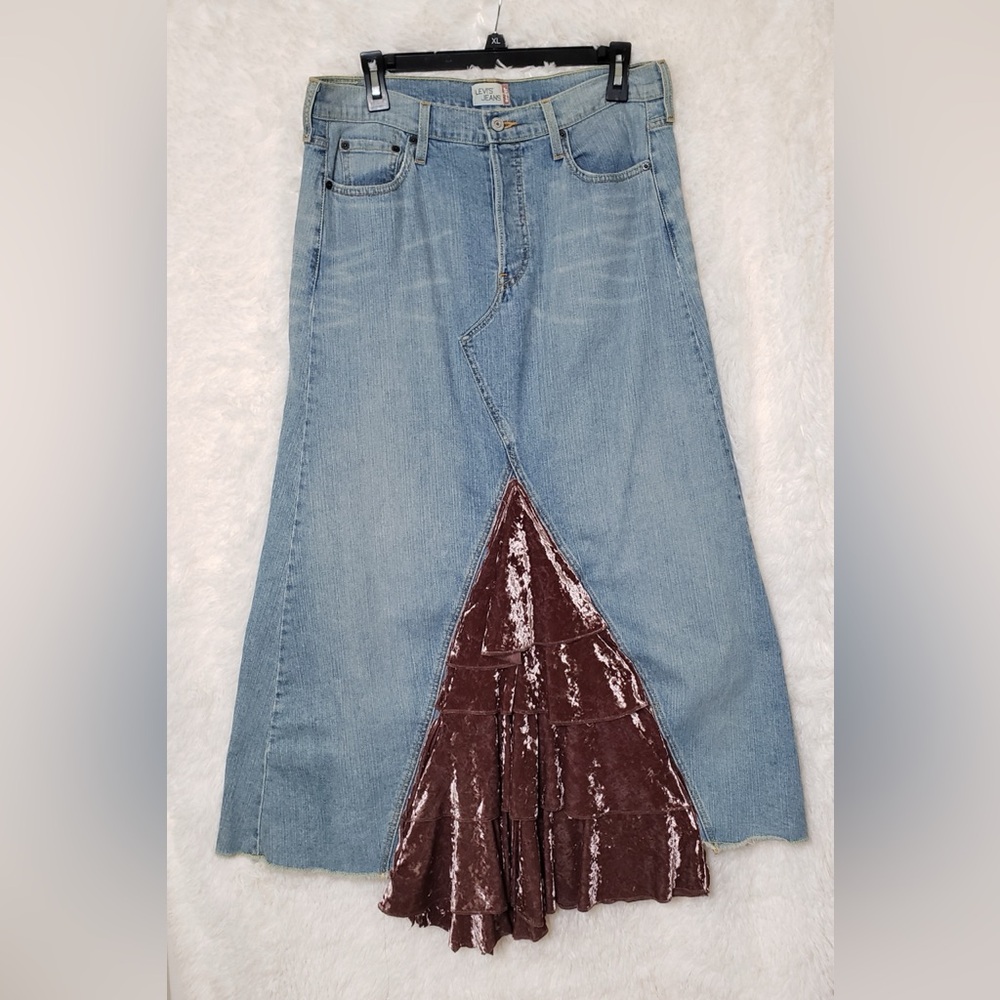 Vintage Levi’s Long Denim Velvet Maxi Skirt Size 9 Boho Hippie Grunge Y2K